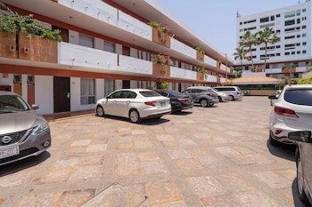 Azteca Inn