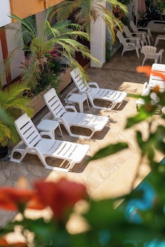 Azteca Inn