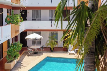 Azteca Inn