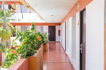 Azteca Inn