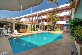 Azteca Inn