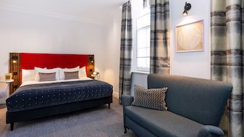 Berkeley Square Hotel