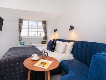 Berkeley Square Hotel