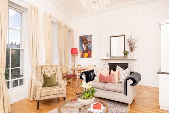 Berkeley Square Hotel
