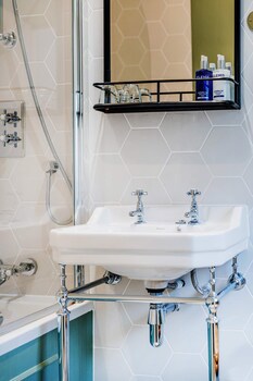 Berkeley Square Hotel
