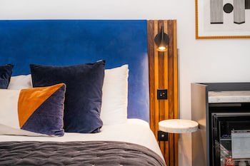 Berkeley Square Hotel