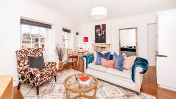 Berkeley Square Hotel