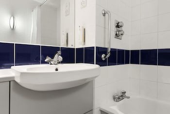 Days Inn By Wyndham Abington M74