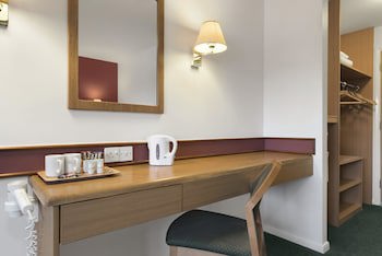Days Inn By Wyndham Abington M74