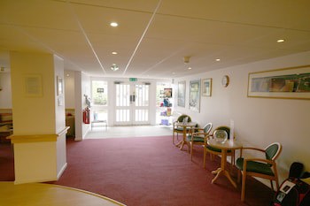 Days Inn By Wyndham Abington M74