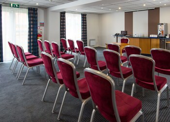 Holiday Inn Express Gloucester - South, An Ihg Hotel