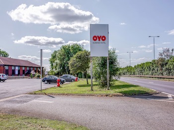 Oyo Sunrise Hotel, A46 N Leicester