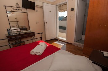 Cecil Hotel