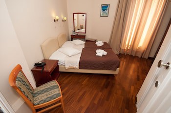 Cecil Hotel
