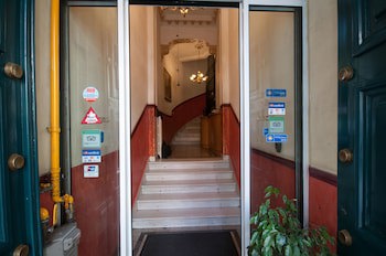 Cecil Hotel