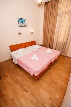 Cecil Hotel