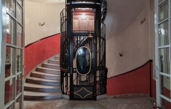 Cecil Hotel