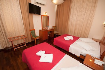 Cecil Hotel
