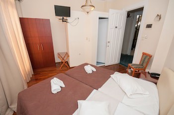 Cecil Hotel