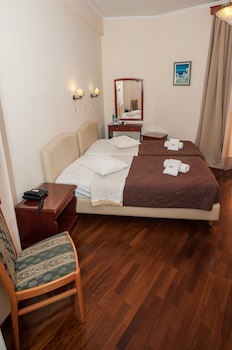 Cecil Hotel