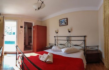 Cecil Hotel