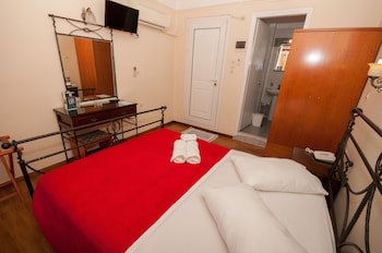 Cecil Hotel