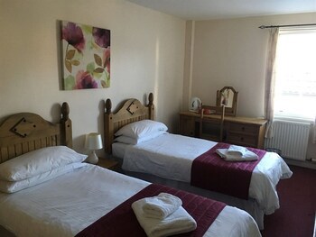 Novar Arms Hotel
