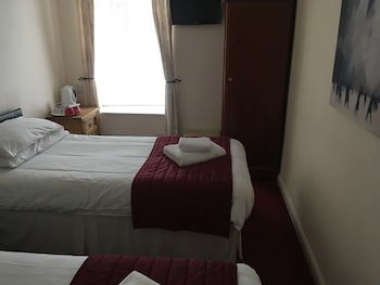 Novar Arms Hotel