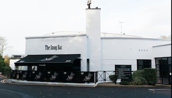 Waterfoot Hotel