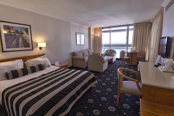 Seasons Hotel - Resort On The Beach
