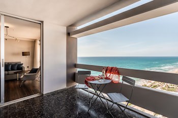 Seasons Hotel - Resort On The Beach