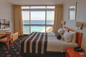 Seasons Hotel - Resort On The Beach