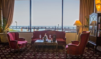 Seasons Hotel - Resort On The Beach