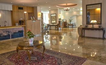 Seasons Hotel - Resort On The Beach
