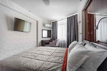 Tourist Hotel