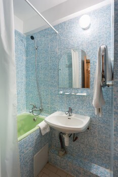 Tourist Hotel