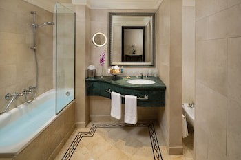 Intercontinental Phoenicia Beirut, An Ihg Hotel