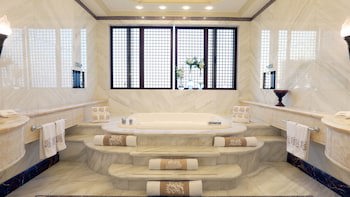 Intercontinental Phoenicia Beirut, An Ihg Hotel