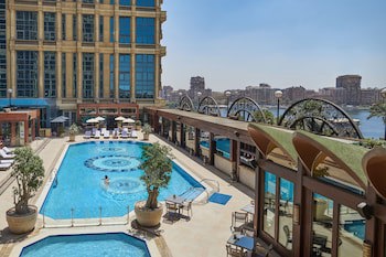 Four Seasons Hotel Cairo At First Residence