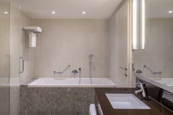 Courtyard By Marriott Linz