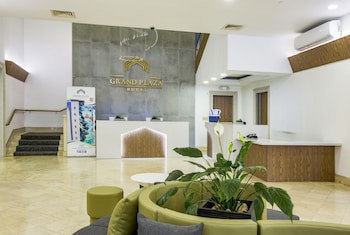 Grand Plaza Hotel