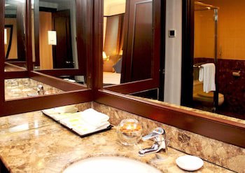 Mardhiyyah Hotel And Suites