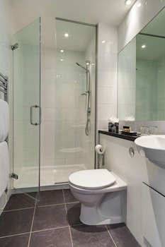 Berjaya Eden Park London Hotel