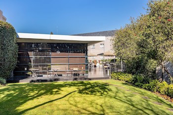 City Lodge Johannesburg Airport, Barbara Road