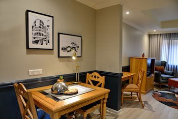 Courtyard Hotel Rosebank