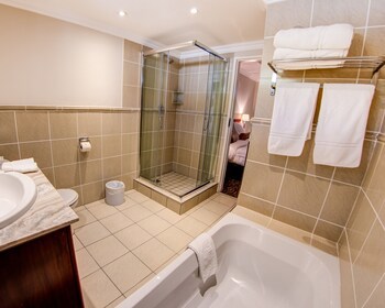 Courtyard Hotel Sandton