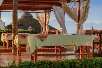 Grand Decameron Complex Bucerias, A Trademark All-Inclusive Resort