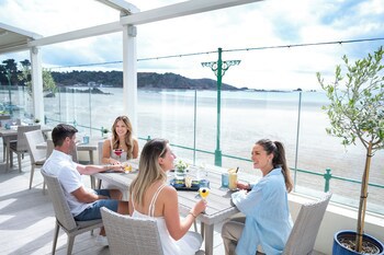 L'horizon Beach Hotel & Spa