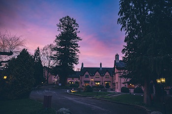 Cwrt Bleddyn Hotel & Spa