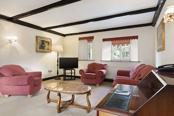 Cwrt Bleddyn Hotel & Spa